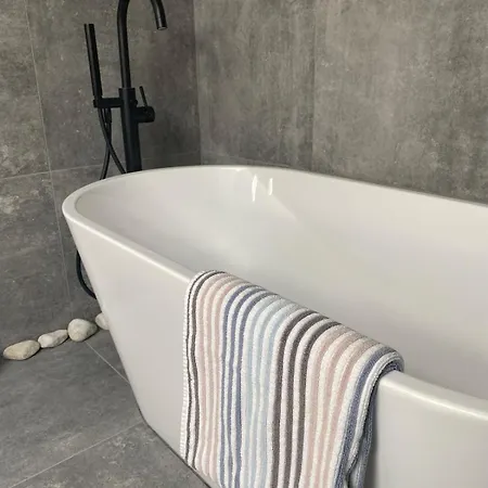160m Beautiful Duplex,new Stylish,apartment ヴィラ *